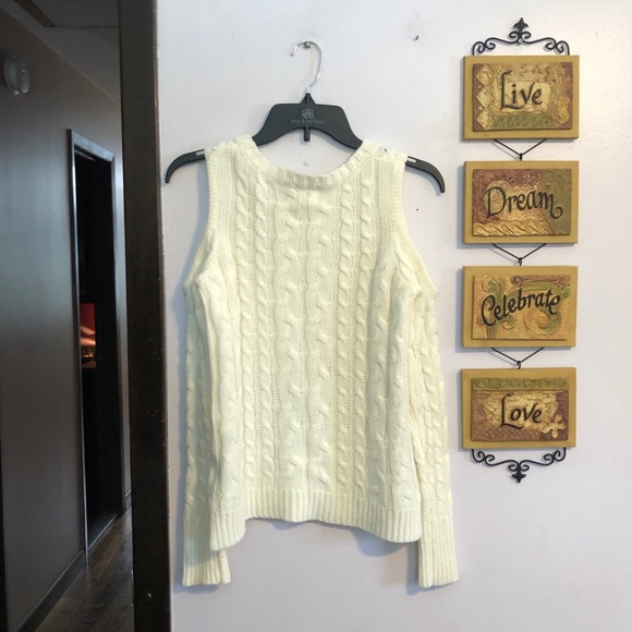 Cold shoulder sweater - Picture 2 of 10